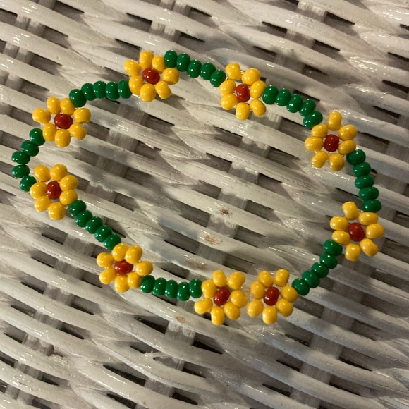 Flower bracelets - Picture 2 of 6